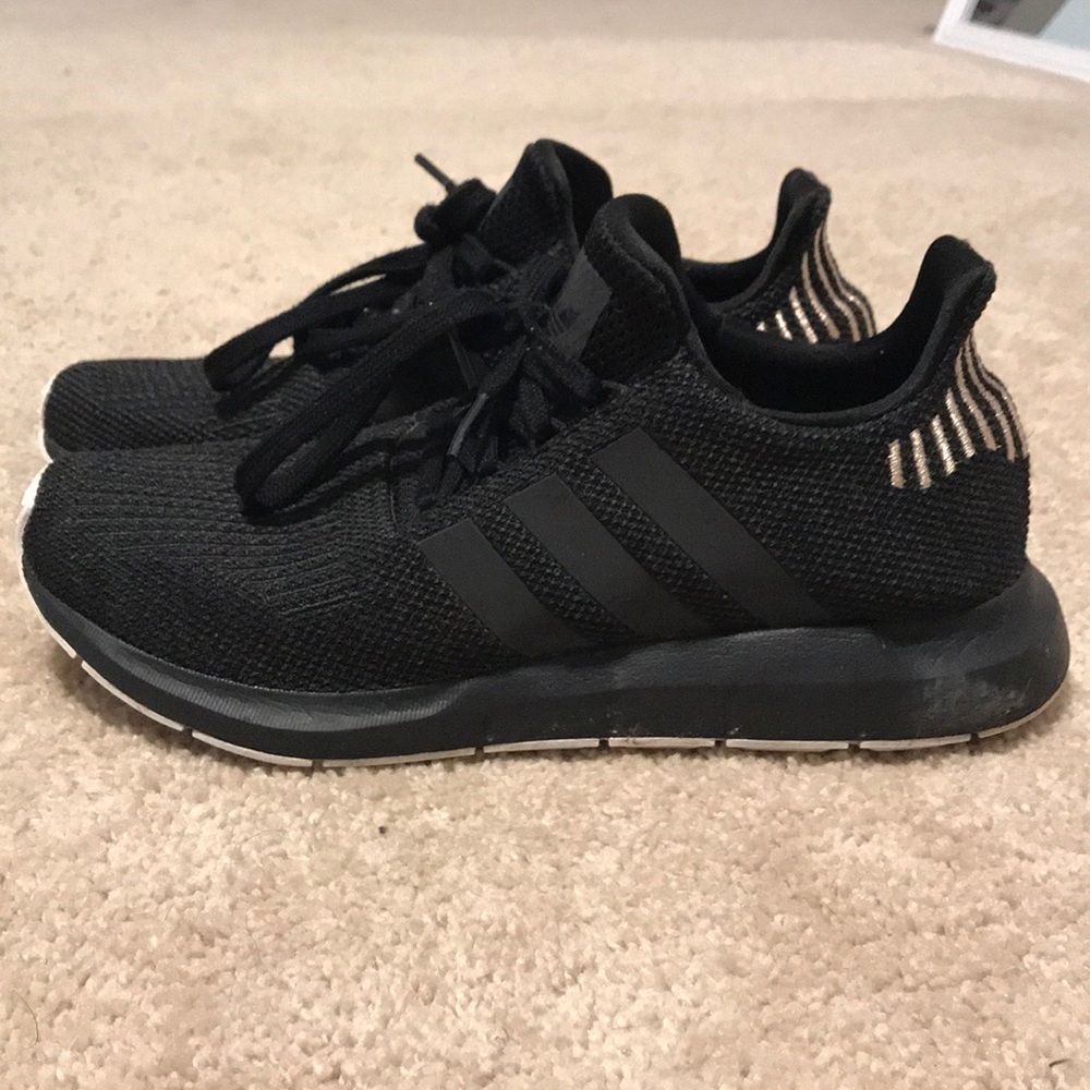 Adidas swift run shoes women’s